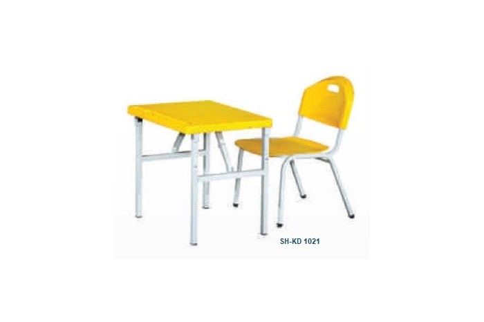 Kids Desk & Chairs